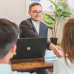 Jak prowadzić negocjacje biznesowe z klientem: 10 sprawdzonych technik
