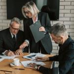 Jak być dobrym liderem w firmie: 10 praktycznych zasad skutecznego przywództwa