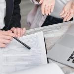 Restrukturyzacja firmy – kiedy warto? Sygnały ostrzegawcze, korzyści i ryzyka