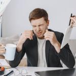Jak radzić sobie z toksyczną atmosferą w pracy: 9 praktycznych sposobów, które działają