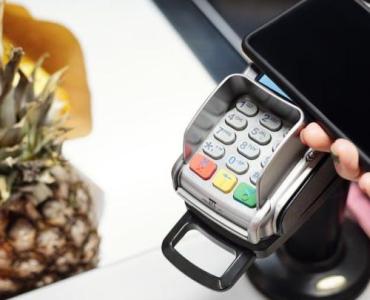 Jak płacić telefonem – poradnik krok po kroku: Google Pay, Apple Pay, BLIK i bezpieczeństwo